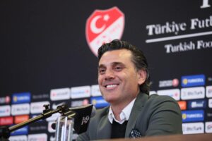Vincenzo Montella sorride