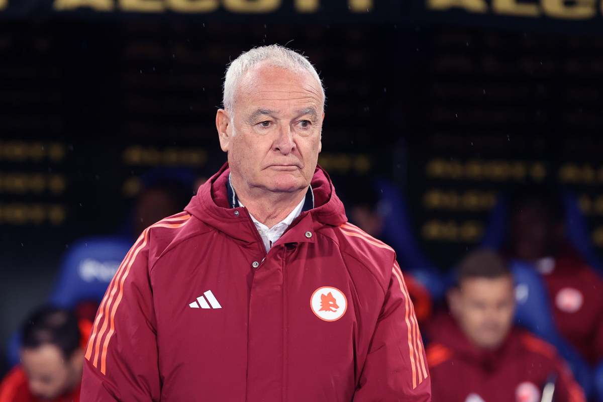 Claudio Ranieri in panchina con la Roma
