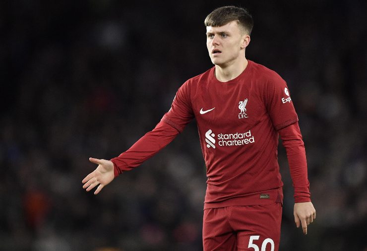 Ben Doak con la maglia del Liverpool