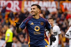 Paredes esulta con la Roma.