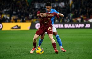 Soulè protegge palla contro il Napoli