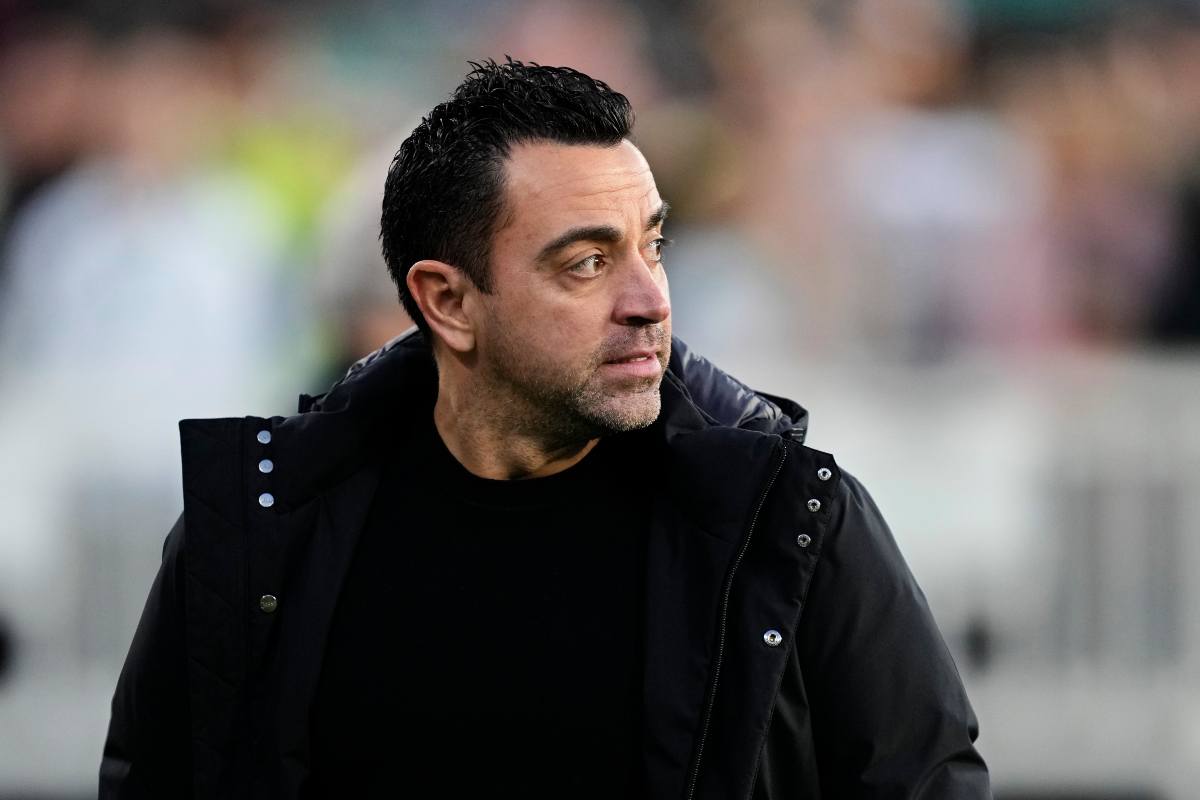 Xavi osserva