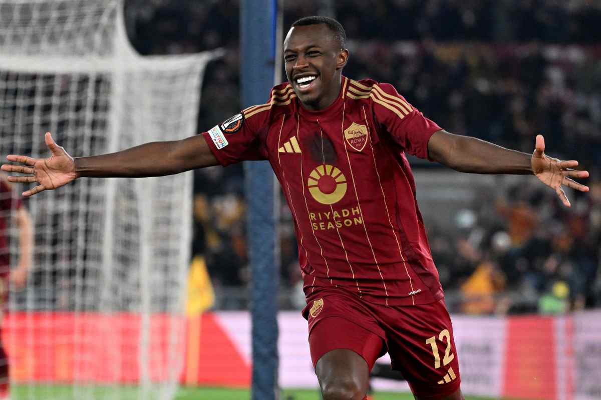 Saud Abdulhamid esulta dopo un gol con la Roma