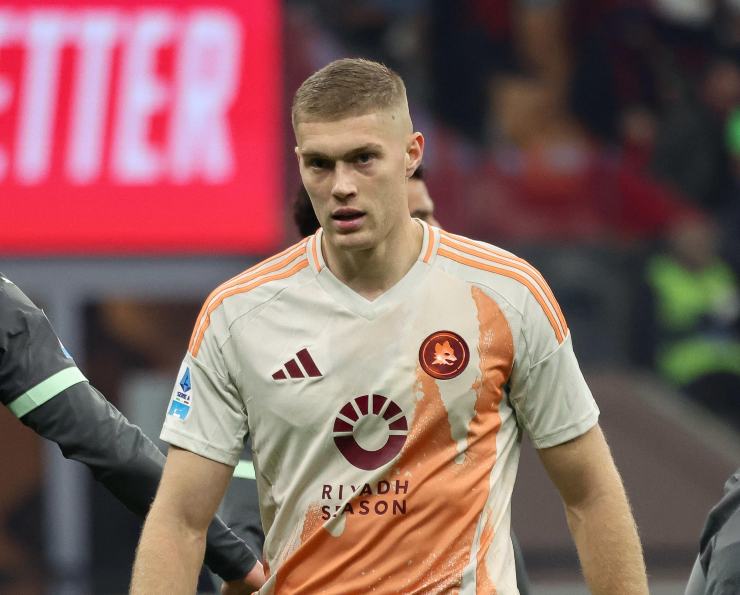Artem Dovbyk deluso in una fase di gioco