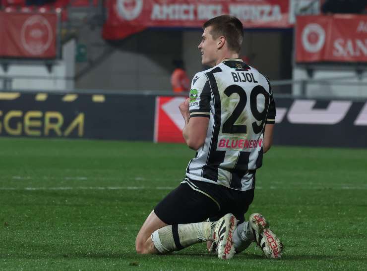 Bijol in ginocchio durante una partita