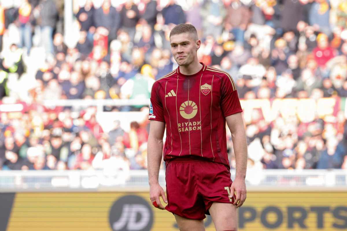 Artem Dovbyk con l'espressione delusa in campo