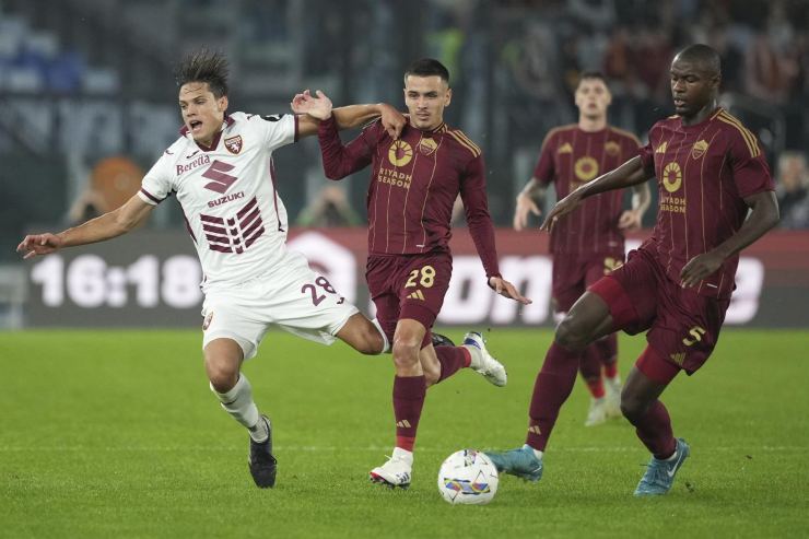 Enzo Le Fee in azione con la maglia della Roma