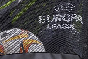 Il pallone ed il logo dell'Europa League