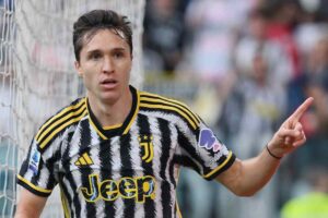 Chiesa con la maglia della Juventus