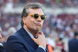 Giuntoli perplesso a bordo campo