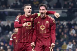 Hummels e Mancini che esultano per il gol del tedesco contro il Tottenham in Europa League