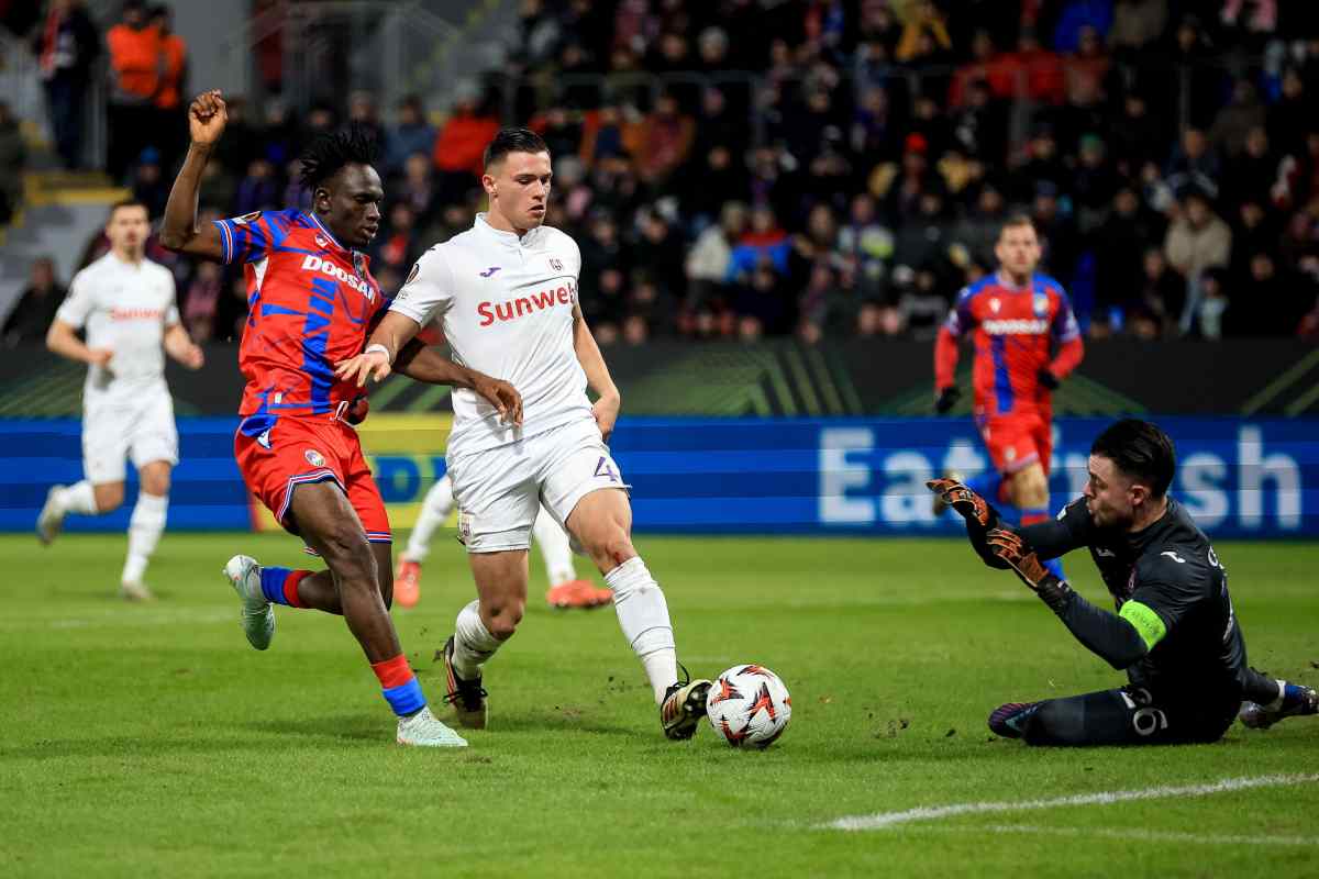 Jan-Carlo Simic con la maglia dell'Anderlecht