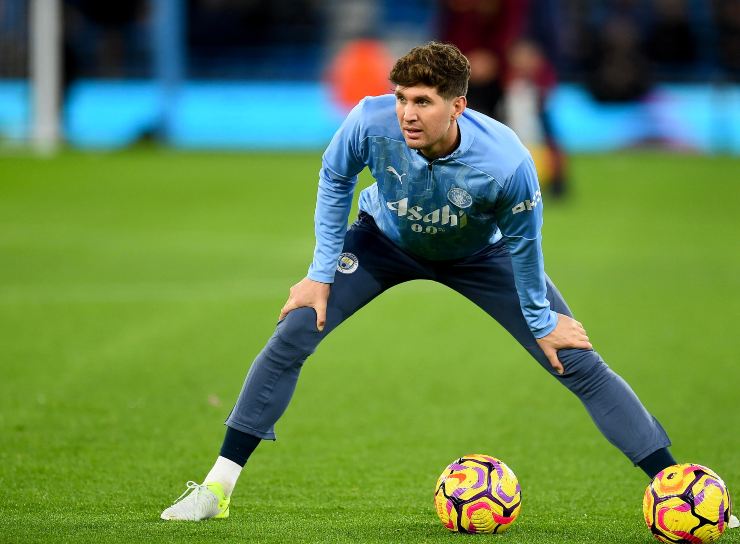 John Stones in una fase di riscaldamento