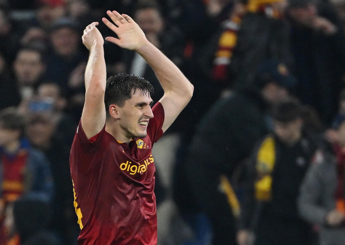 Kumbulla esulta dopo il gol alla Real Sociedad in Europa League