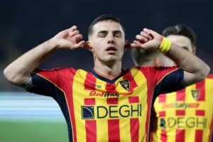 Krstovic con la maglia del Lecce