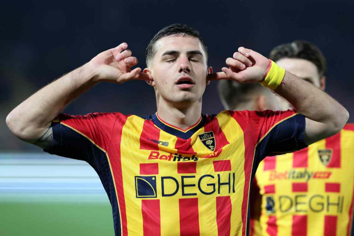 Krstovic con la maglia del Lecce