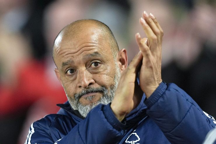 Nuno Espirito Santo applaude i suoi tifosi