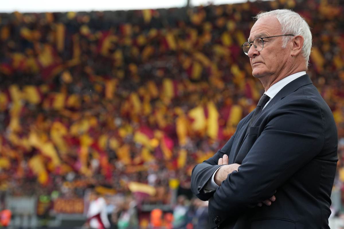 Claudio Ranieri osserva
