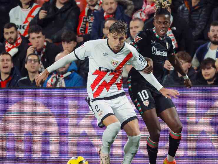 Andrei Ratiu durante una partita del Rayo Vallecano
