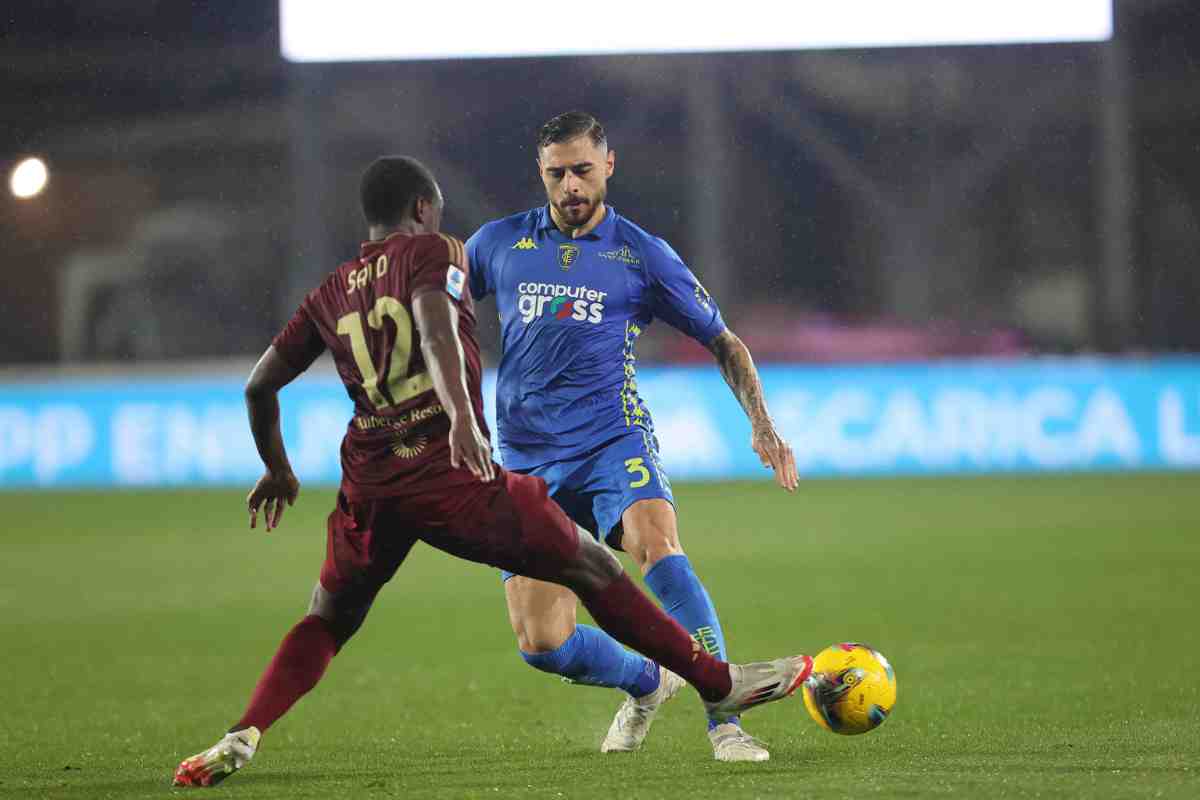 Abdulhamid contrasta un giocatore dell'Empoli