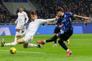 Zalewski con la maglia dell'Inter