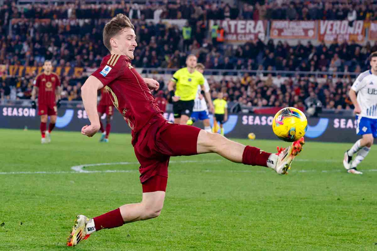Saelemaekers stoppa il pallone