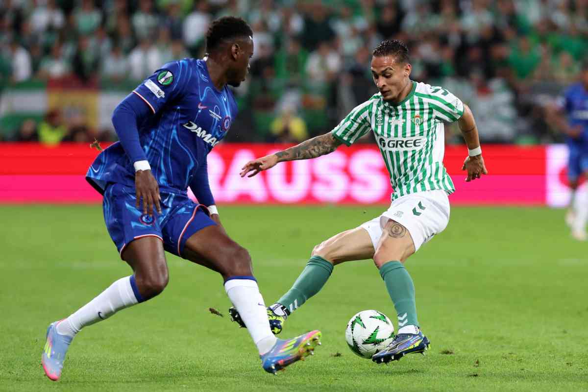 Antony contro il Chelsea