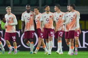 Gruppo giocatori della Roma in campo