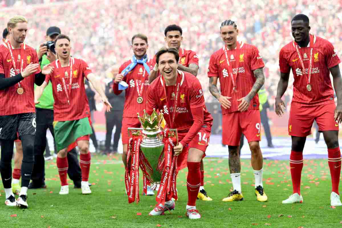 Chiesa con la maglia del Liverpool