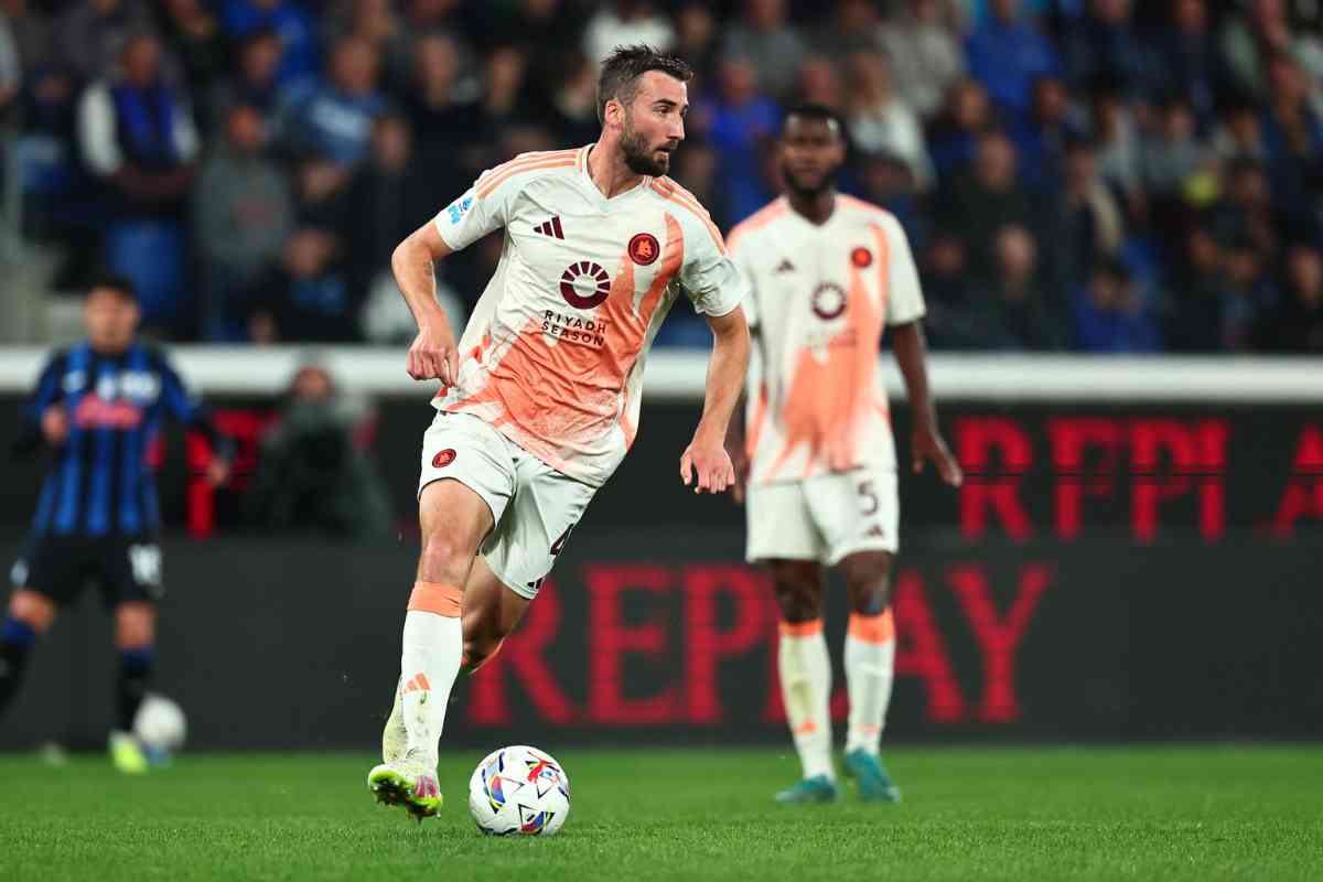 Bryan Cristante in campo con la Roma 