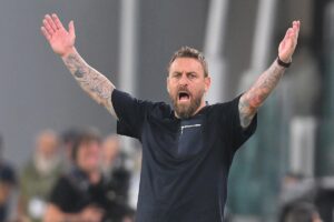 De rossi allenatore in campo