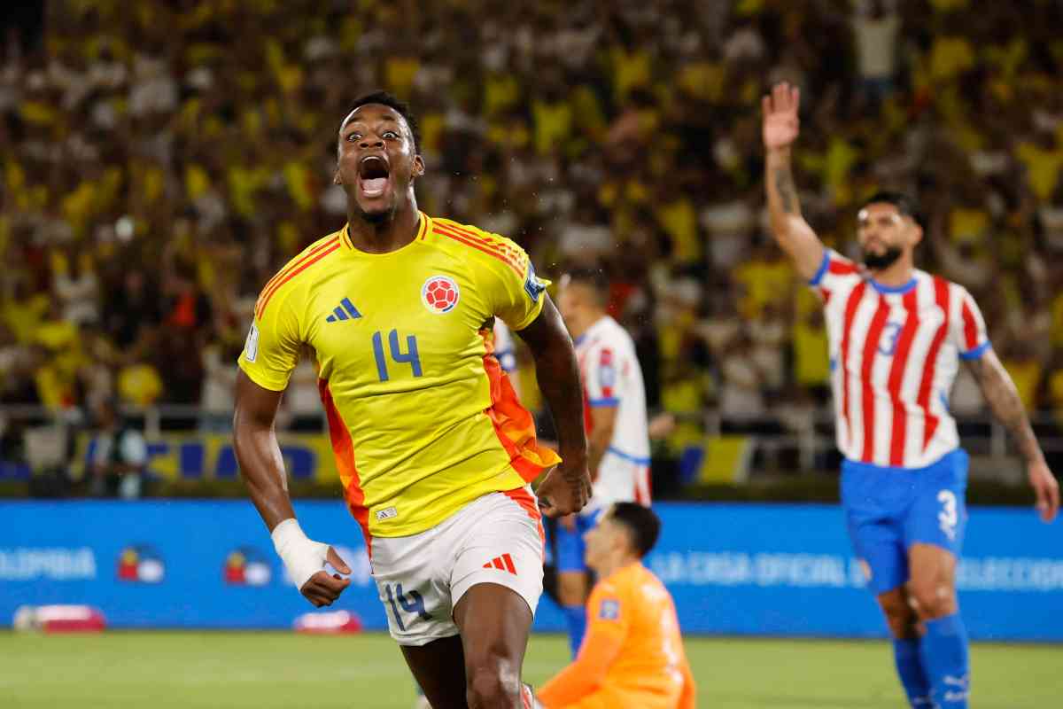 Jhon Duran con la maglia della Colombia