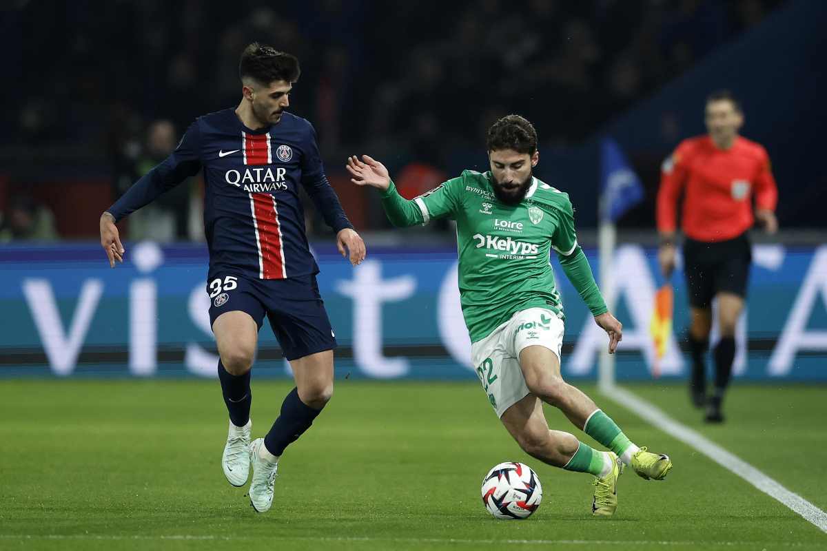 Lucas Beraldo con la maglia del PSG