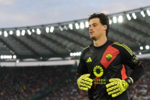 Il portiere della Roma Mile Svilar