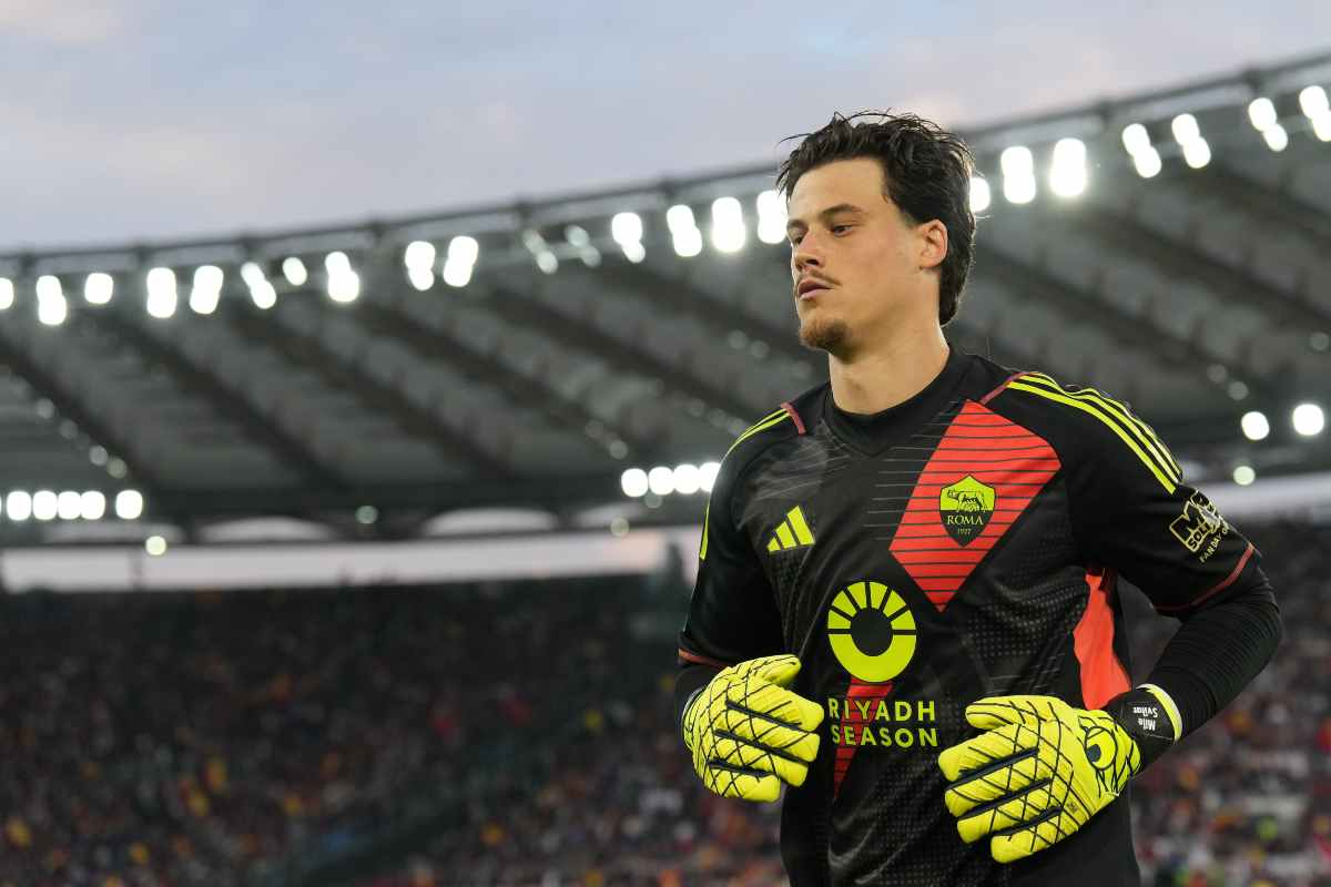 Il portiere della Roma Mile Svilar