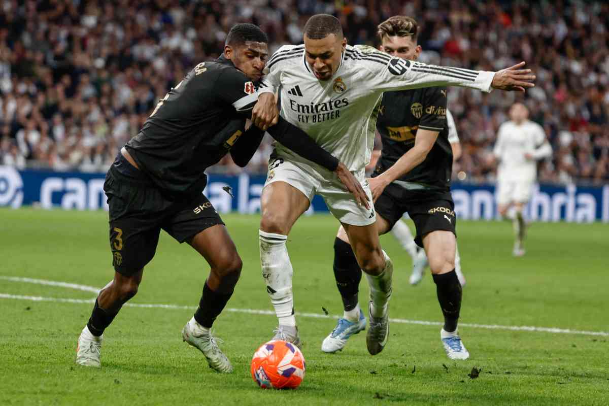 Mosquera con la maglia del Valencia