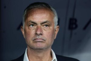 Mourinho sulla panchina del Fenerbahce
