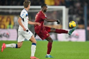 Ndicka con la maglia della Roma
