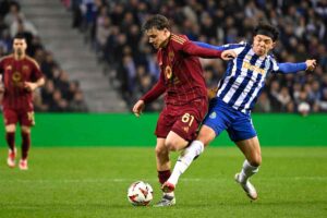 Pisilli in azione contro il Porto