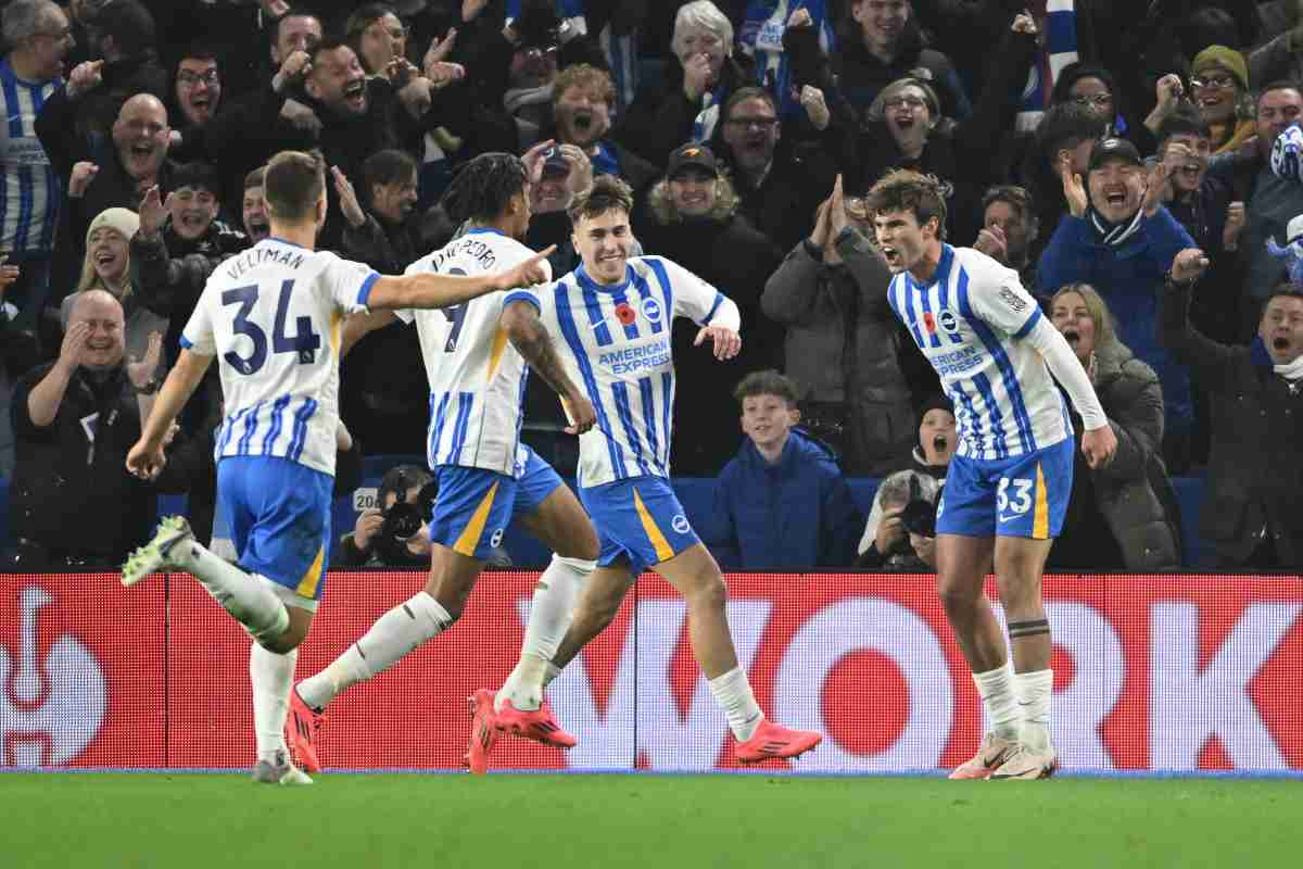 O'Riley con la maglia del Brighton