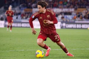 Paulo Dybala in azione con la Roma
