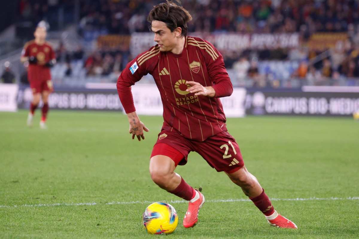 Paulo Dybala in azione con la Roma
