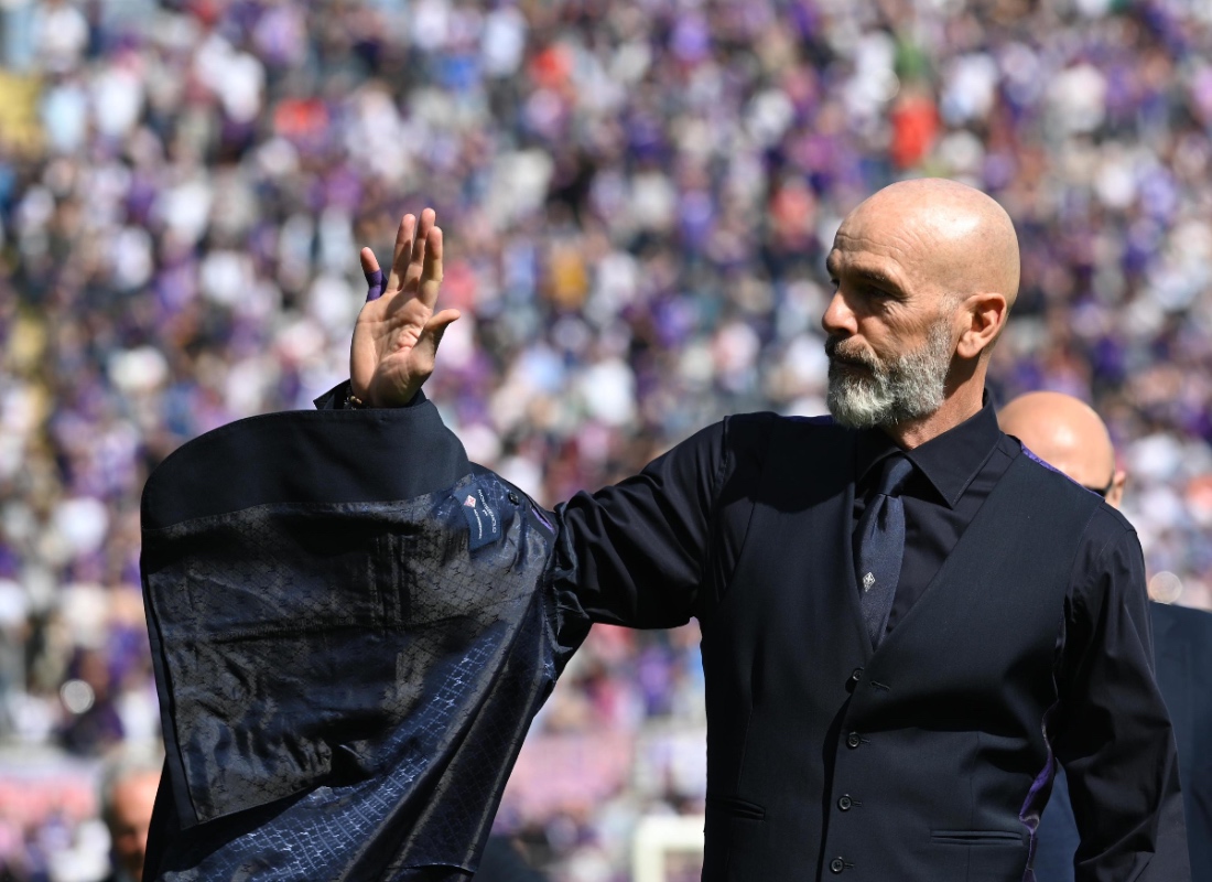 Pioli in panchina con la Fiorentina in un match in casa