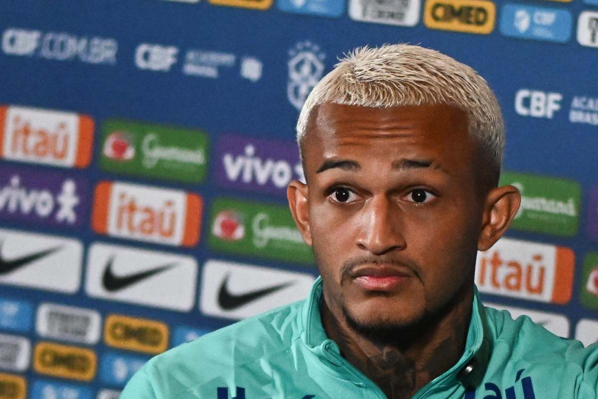 Wesley perplesso in una conferenza con il Brasile