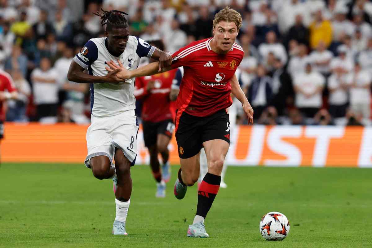 Bissouma con la maglia del Tottenham