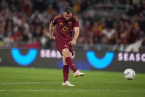 Bryan Cristante mentre calcia