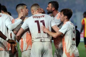 Dovbyk esulta dopo un gol