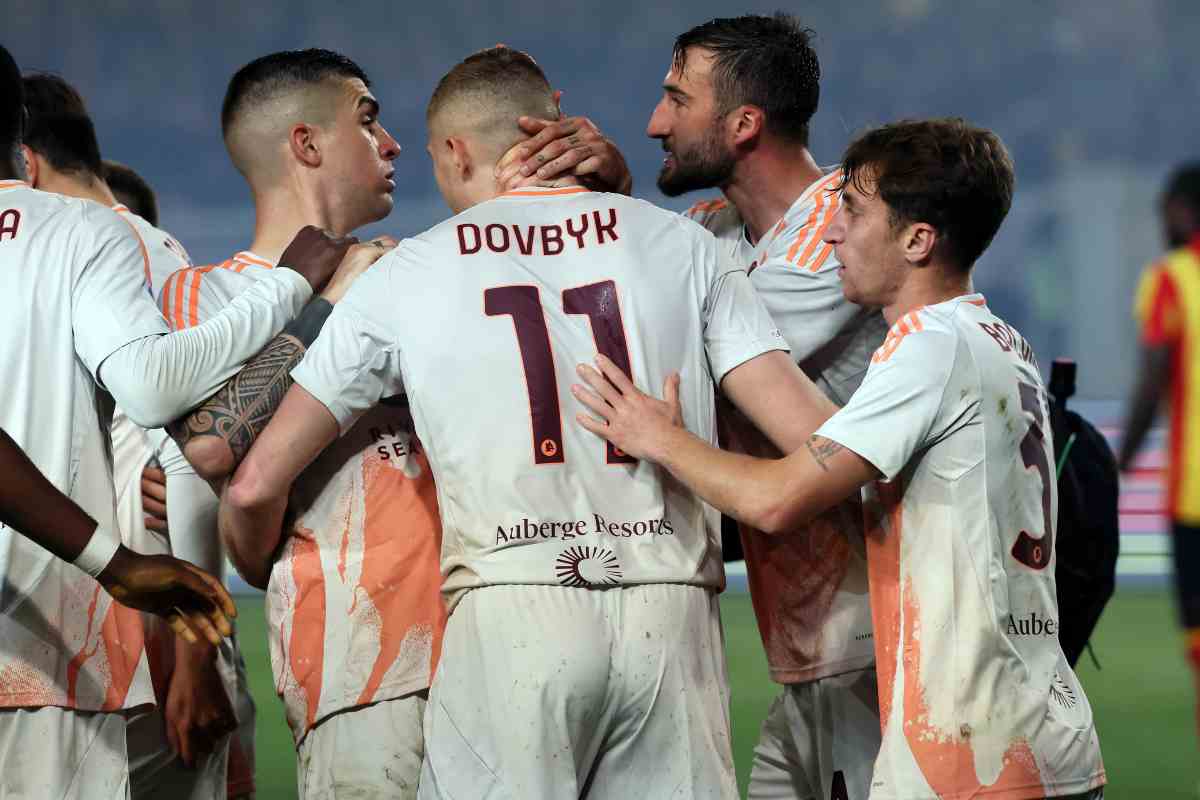 Dovbyk esulta dopo un gol
