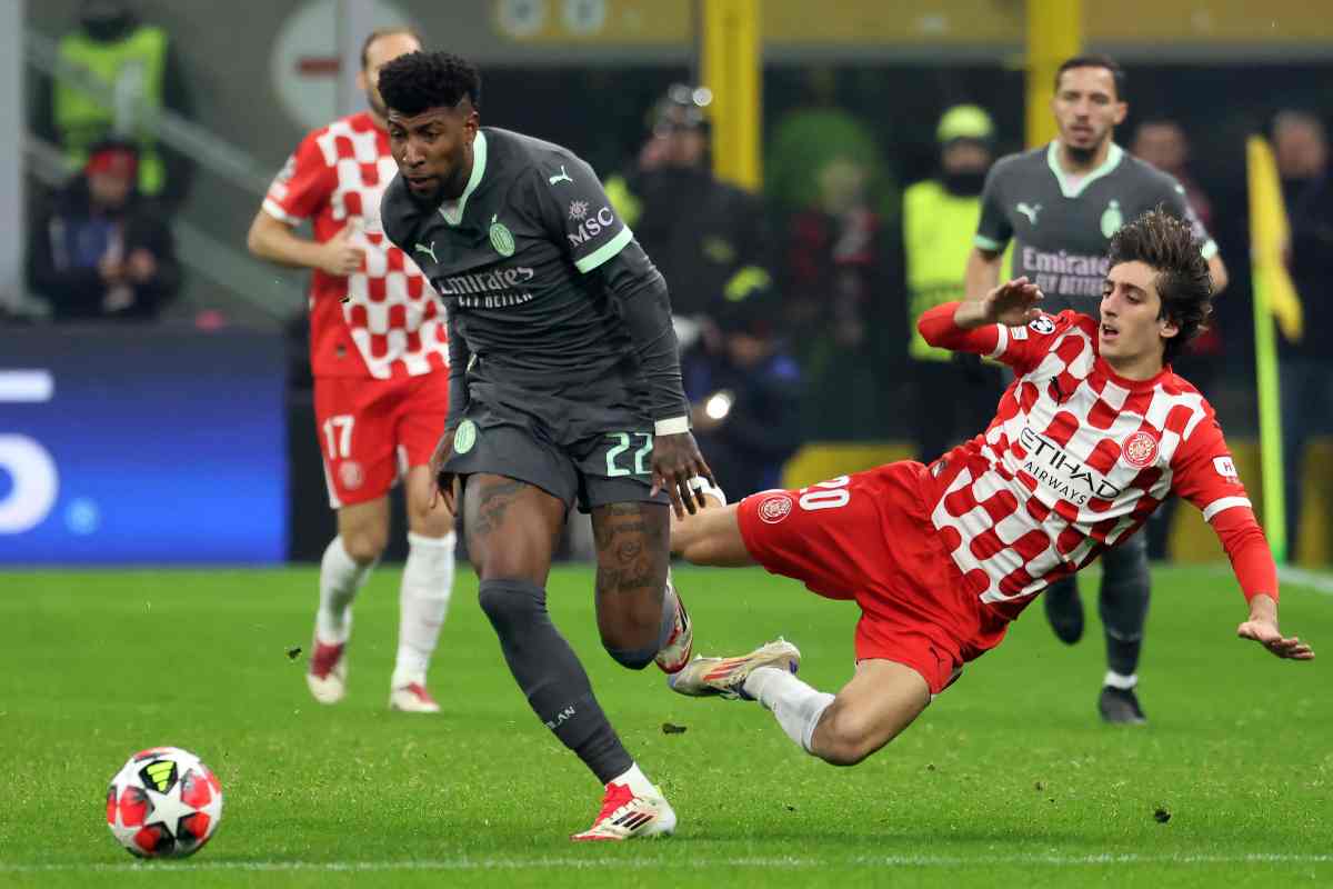 Emerson Royal con la maglia del Milan