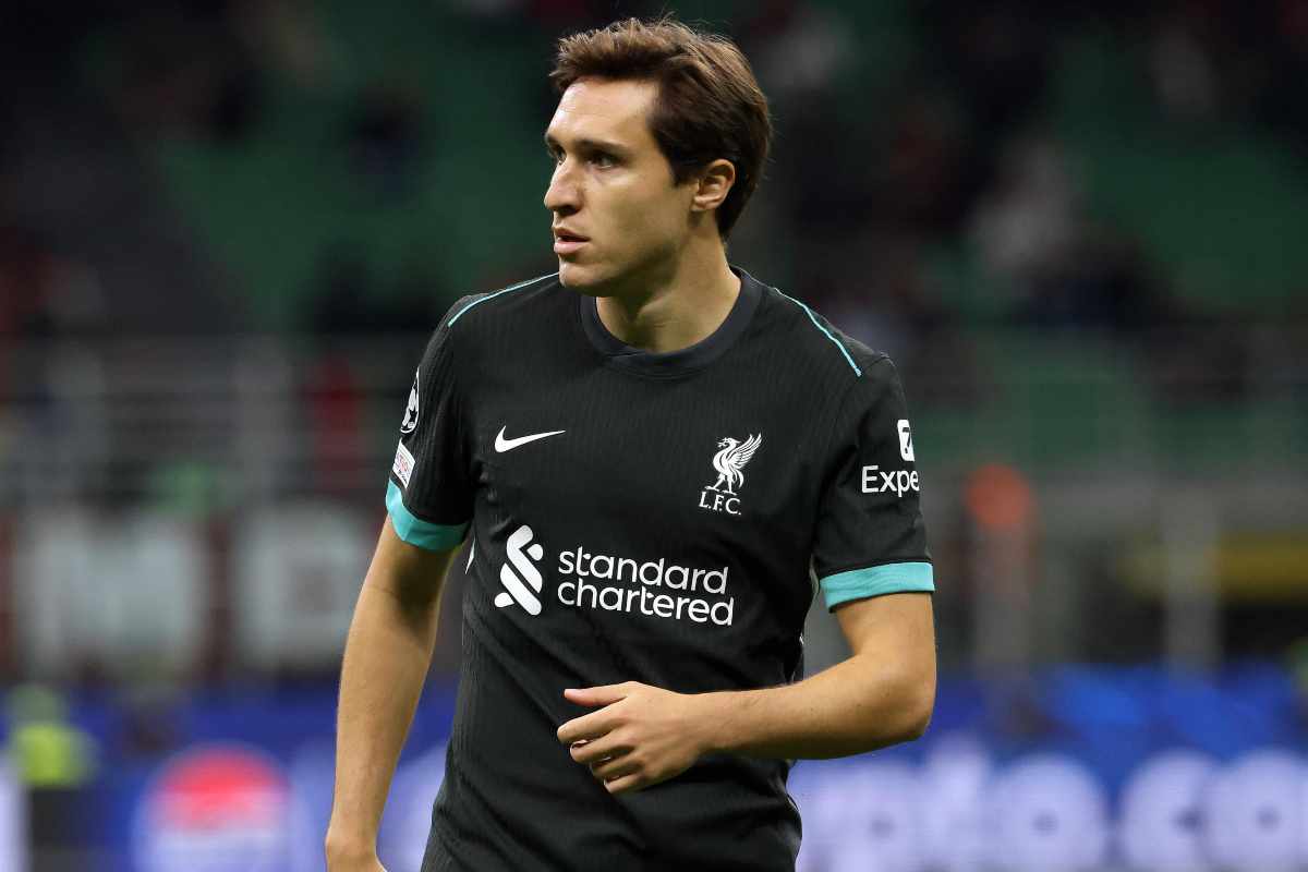 Chiesa con la maglia del Liverpool